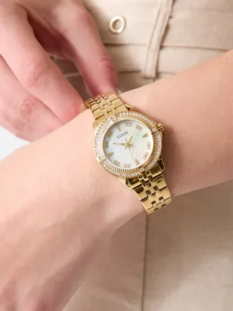 Analoge Uhr aus Edelstahl mit Kristall