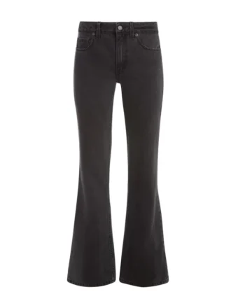 Ausgestellte Jeans