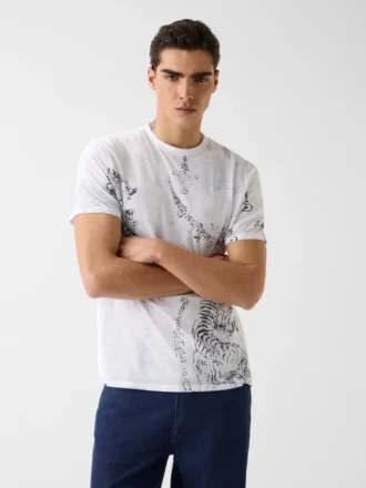 Bedrucktes T-Shirt