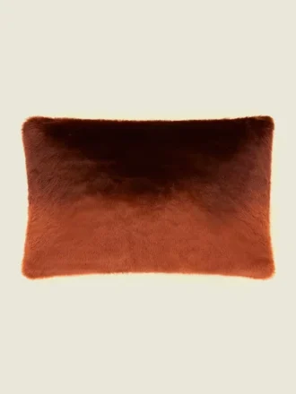 Rechteckiges Kunstfellkissen
